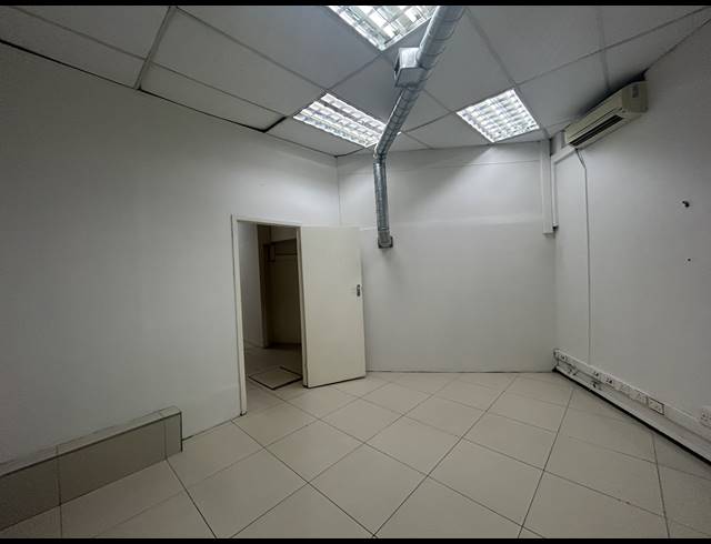 164M² RETAIL TO LET IN CLAREMONT